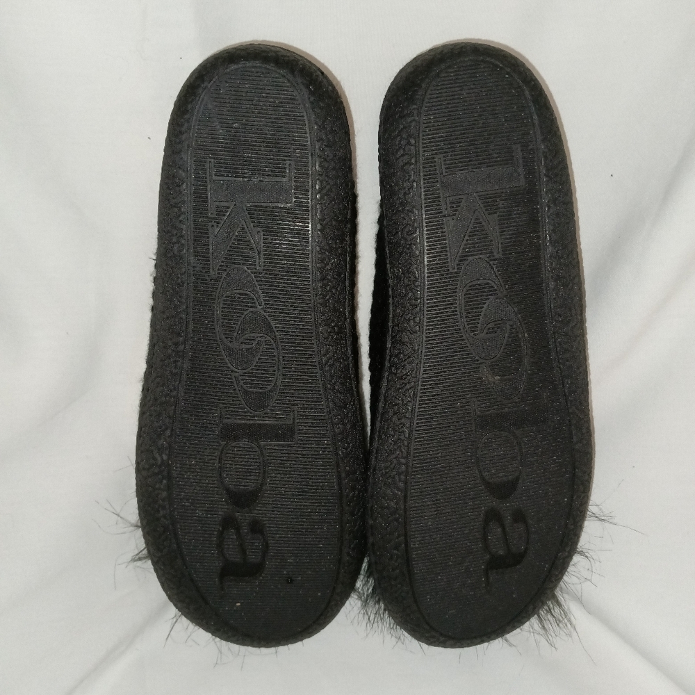KOOBA Cozy Black Faux Fur Women's Slippers - Picture 5 of 7